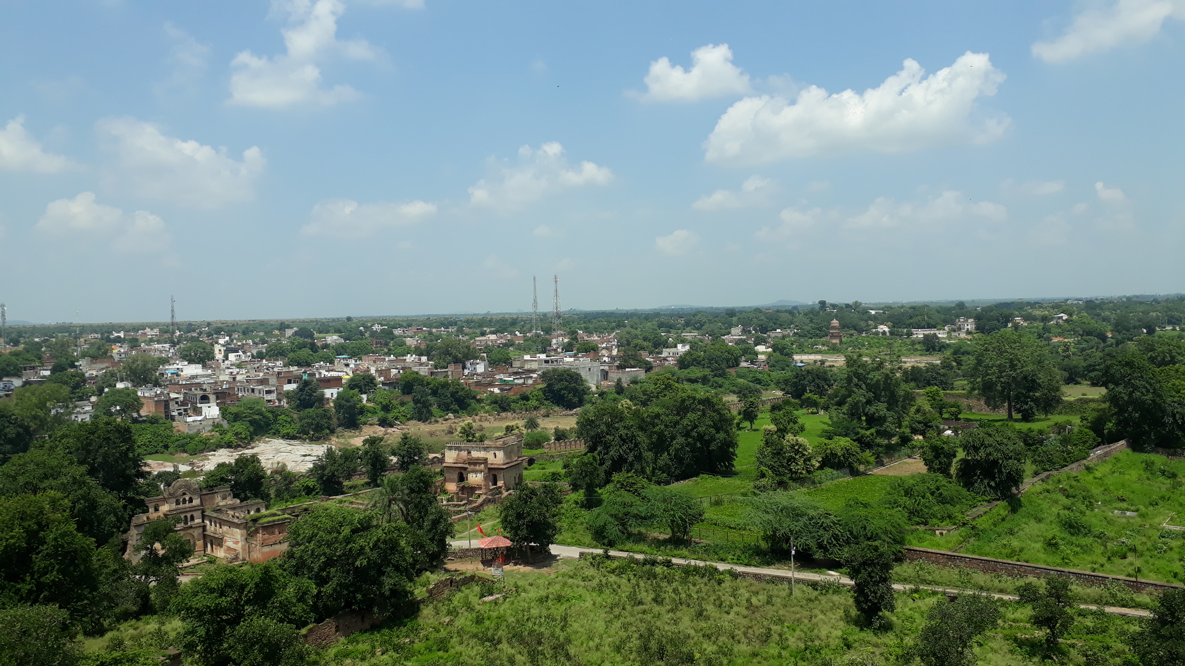 Orchha Town: The medieval city frozen in the time - Orcha | Secret World Trip Planner