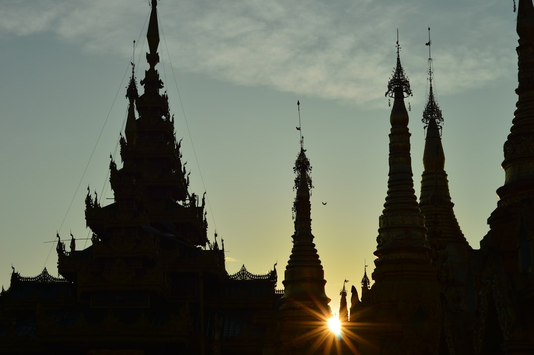 Schwedagon Pawa an impressive golden Buddhist monument - Yangon | Secret World Trip Planner