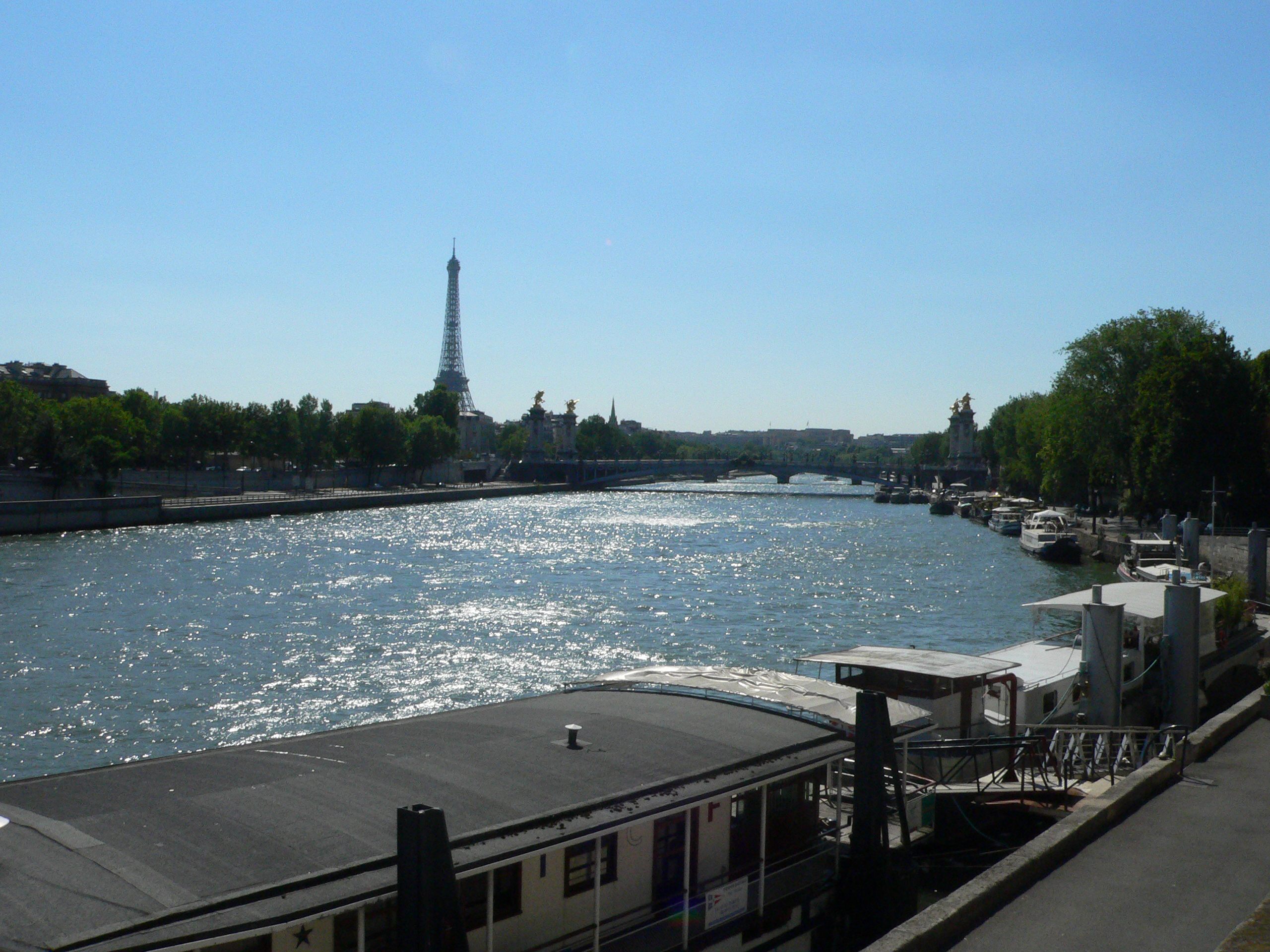 Fontein van Rivierhandel en Scheepvaart - Paris | Secret World Trip Planner