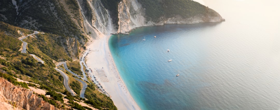 Plaža Myrtos - ena najlepših plaž na svetu - Spiaggia di Myrtos | Secret World Trip Planner