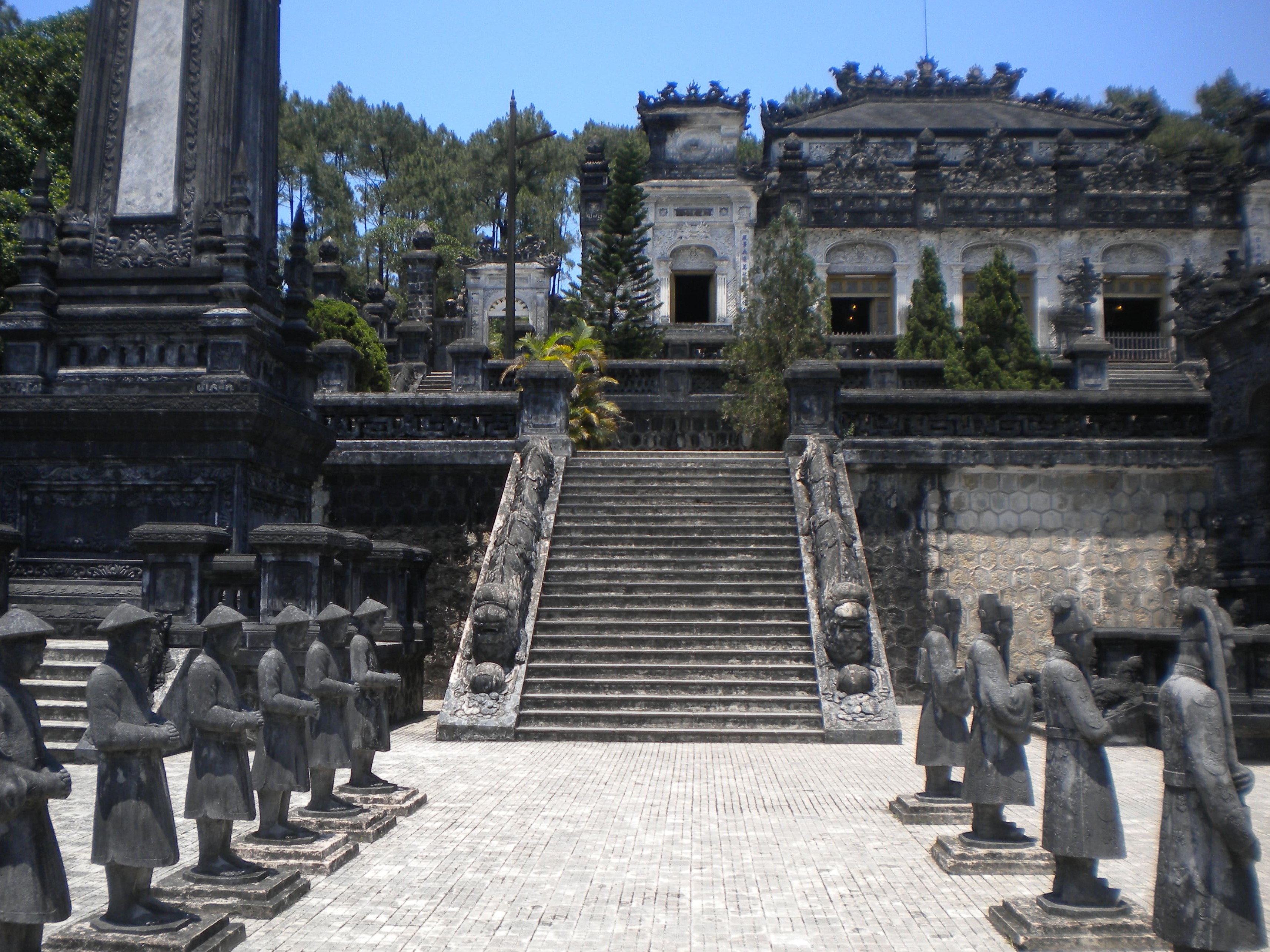 Khai Dinh Tomb - tp. Hu? | Secret World Trip Planner