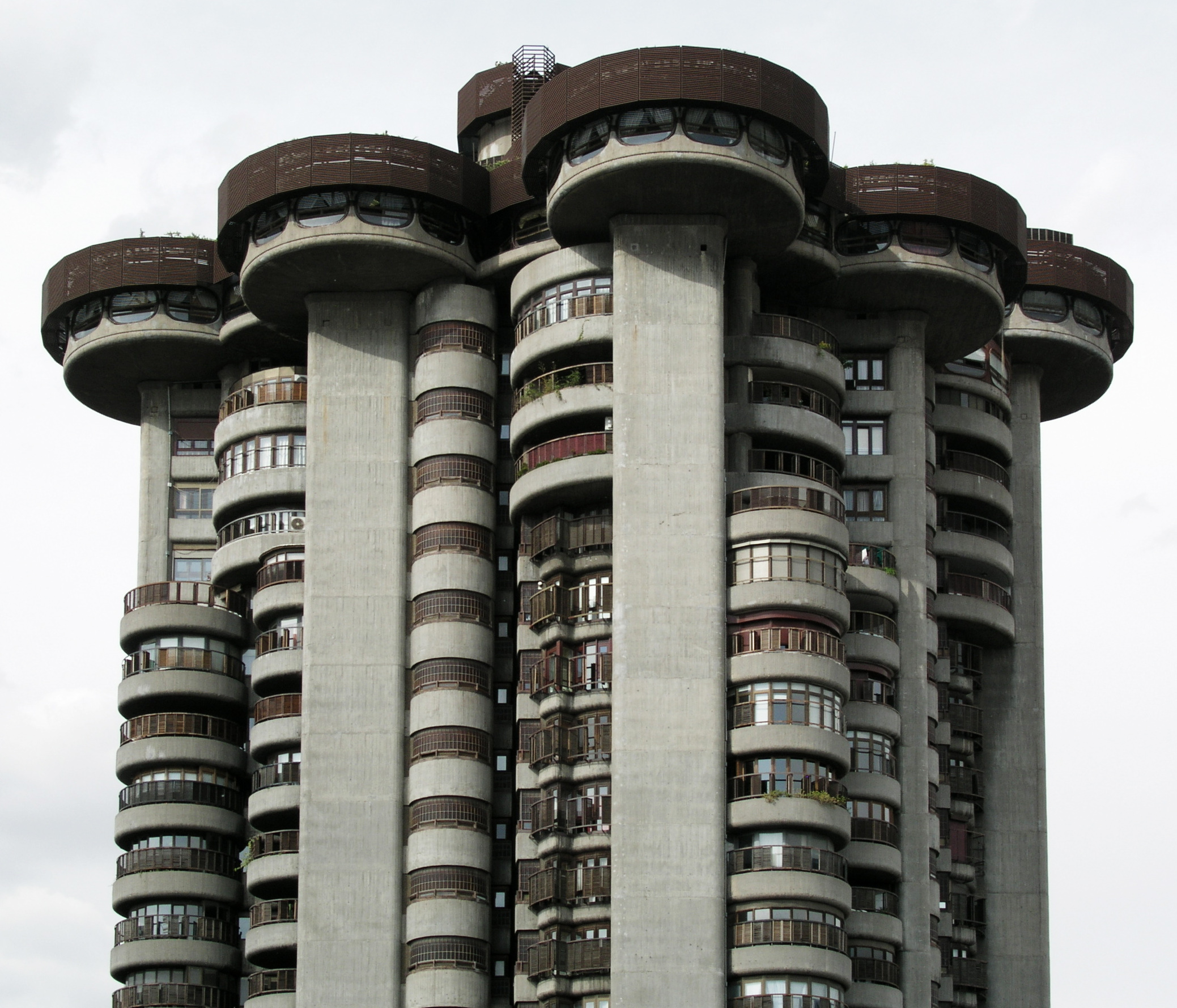 Torres Blancas by architect Sáenz de Oiza - Madrid | Secret World Trip Planner