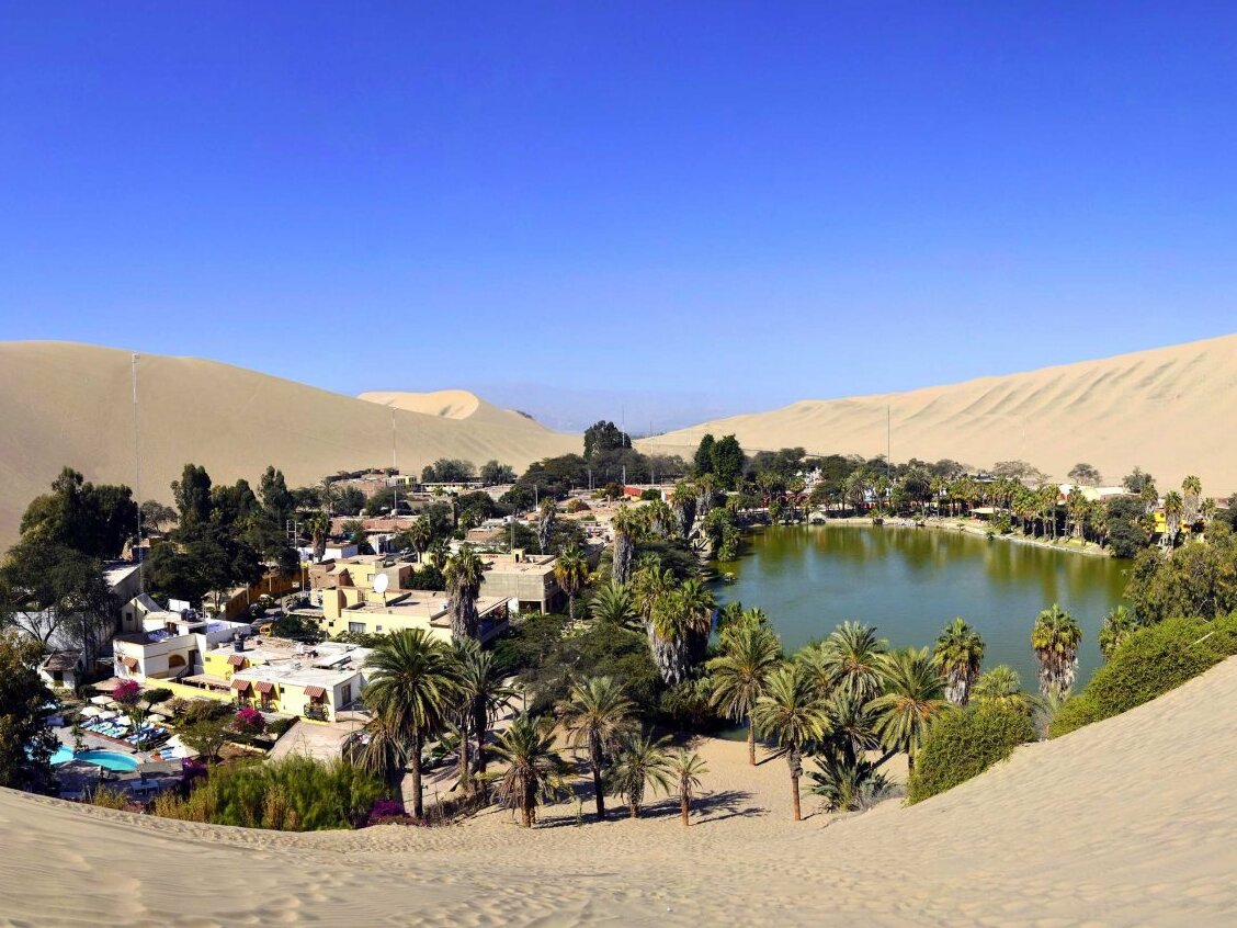 Huacachina is a tiny village in Perù — Huacachina