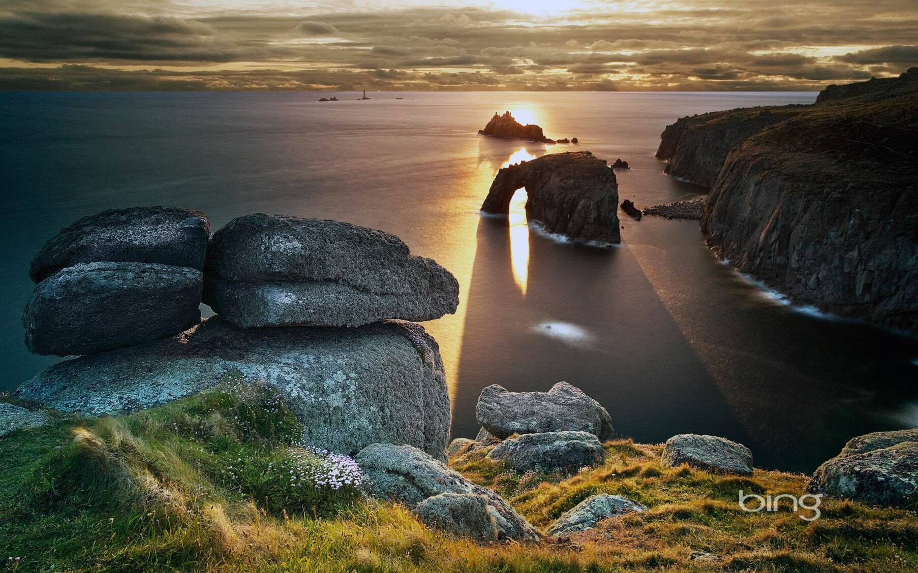 Cornwall - Land's end: the door for the infinity - Secret World - Sennen | Secret World Trip Planner