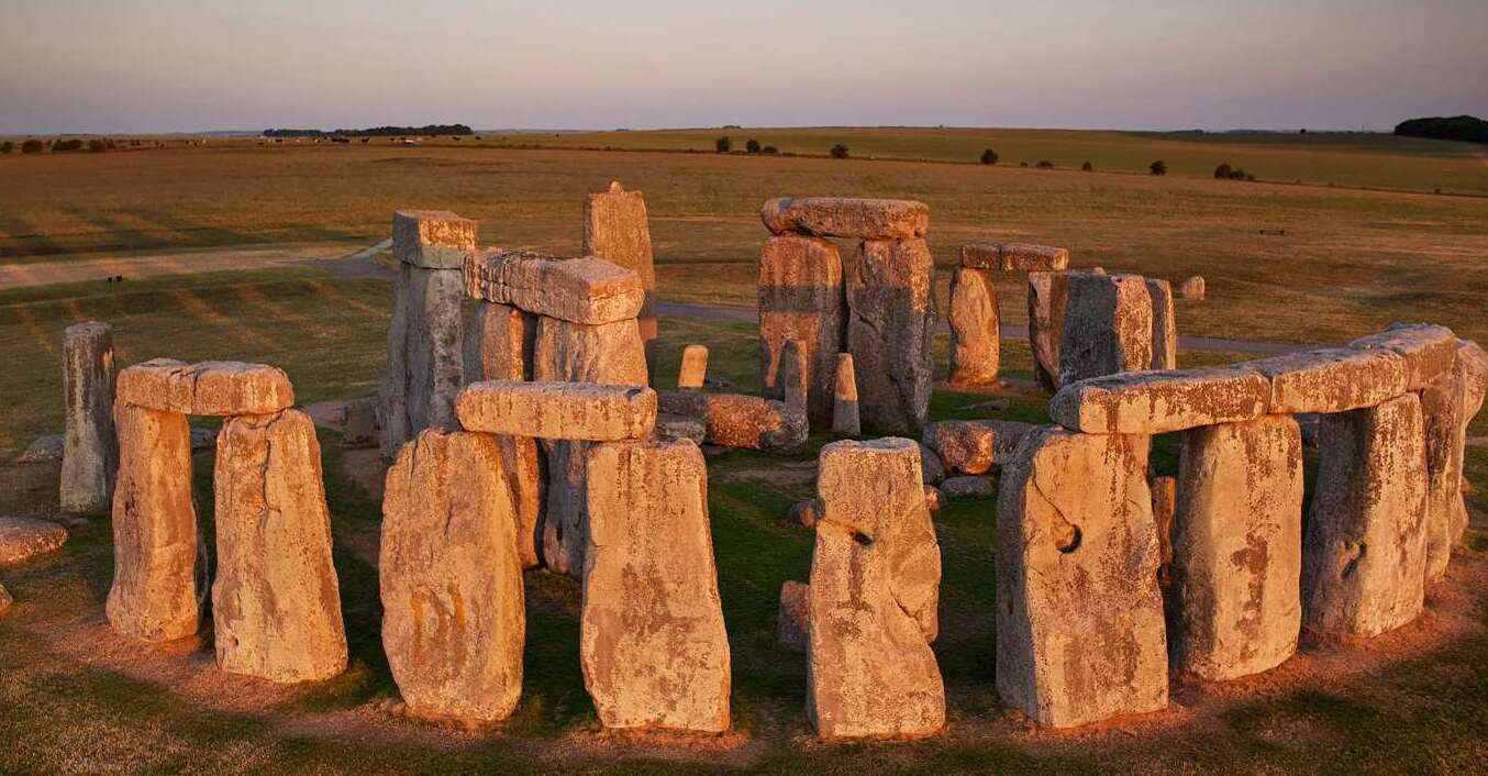 Stonehenge – one of the wonders of the world - Salisbury | Secret World Trip Planner