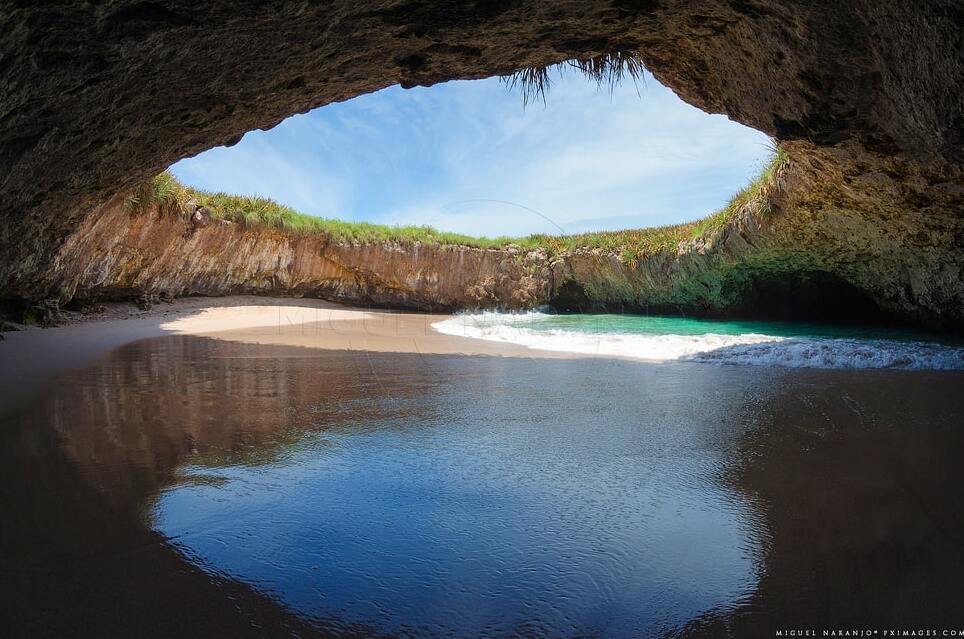 The hidden magical Playa Escondida — Isole Marieta