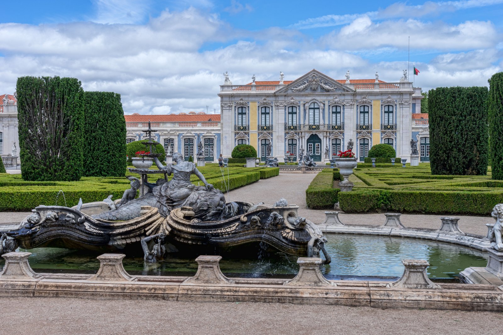 El Palacio Nacional de Queluz y sus jardines históricos - Queluz | Secret World Trip Planner