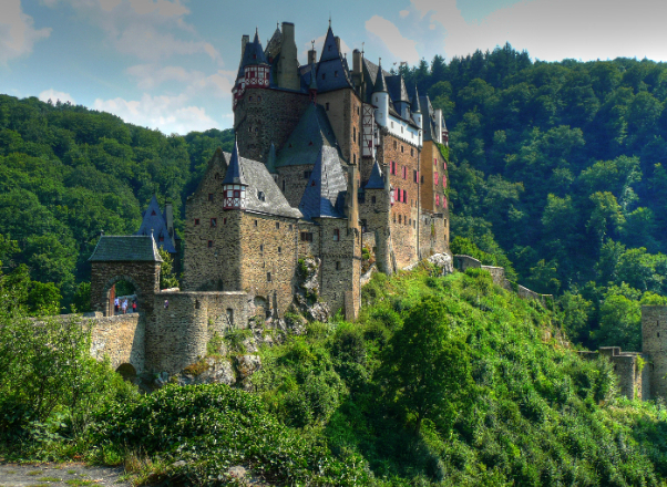 Castelul Eltz (germană: Burg Eltz) - Münstermaifeld | Secret World Trip Planner