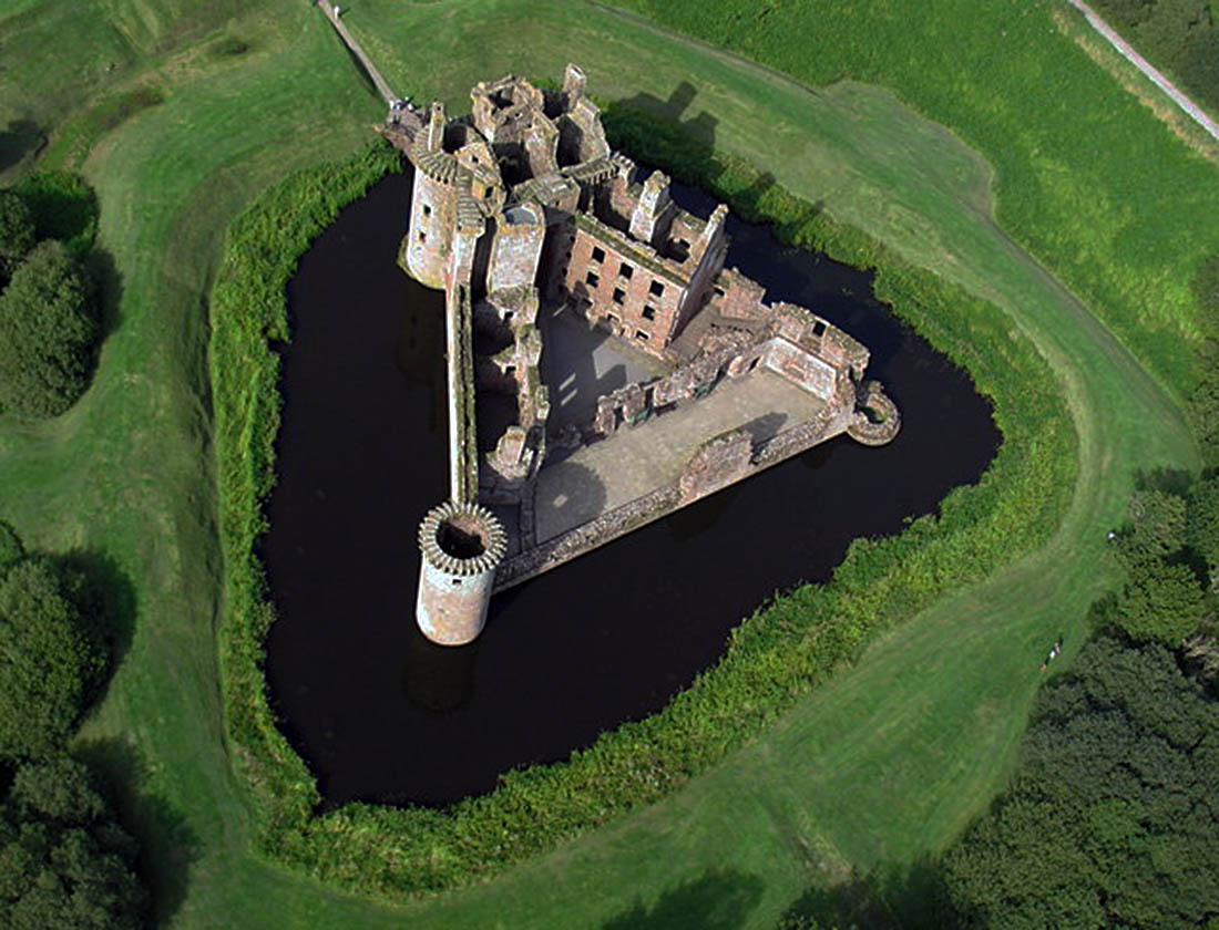 Dumfries: Caerlaverock Castle - Dumfries | Secret World Trip Planner