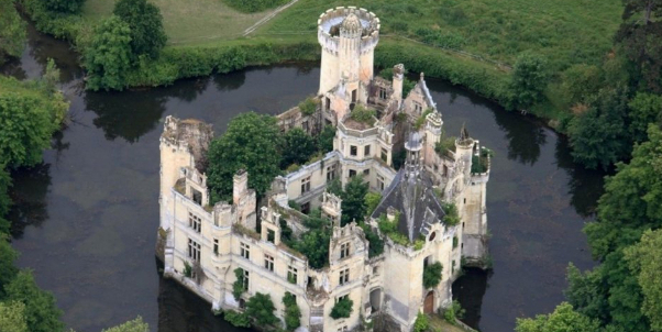 Castello di La Mothe-Chandeniers — Les Trois-Moutiers