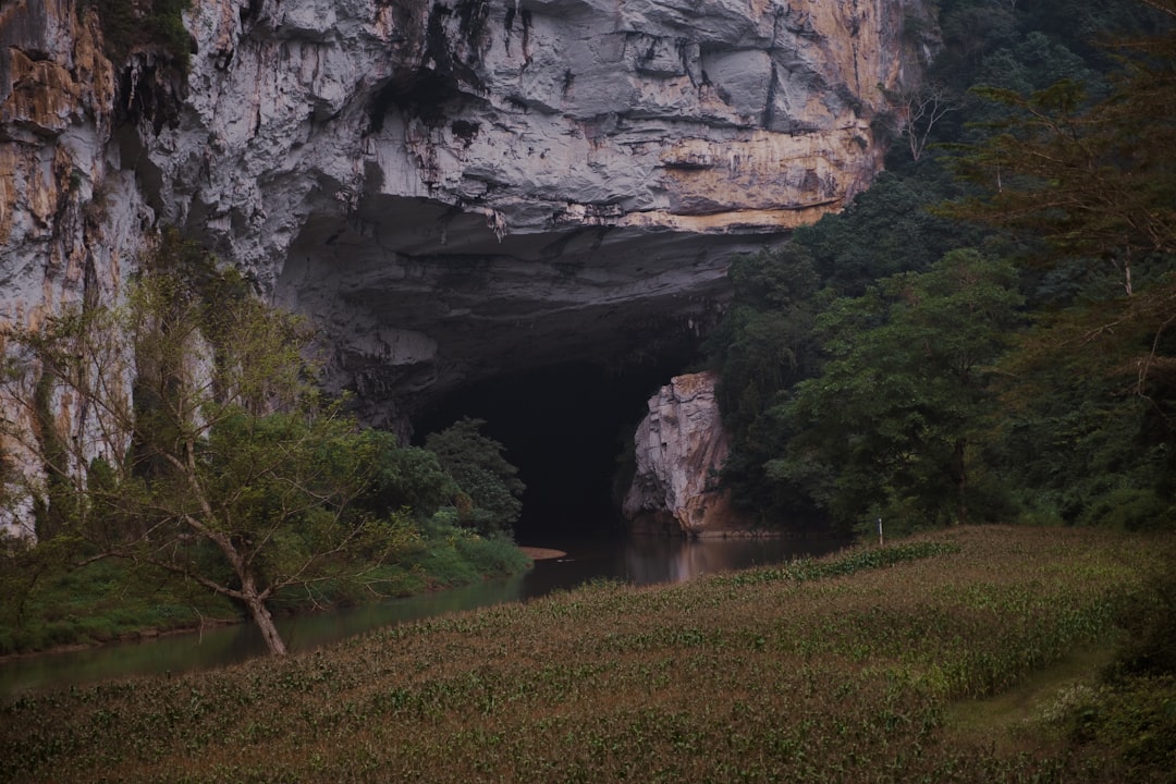 La cueva más grande del mundo Hang Son Doong de Vietnam - B? Tr?ch | Secret World Trip Planner