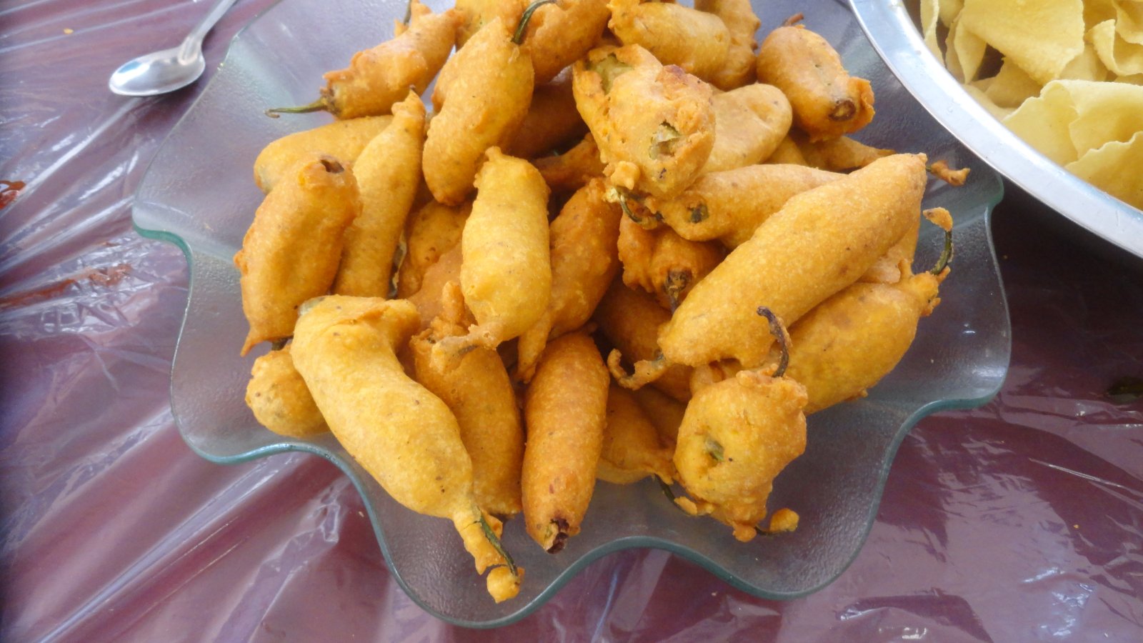 Mirchi Bajji：著名的海得拉巴迪风格的Mirchi Bajjis - Hyderabad | Secret World Trip Planner