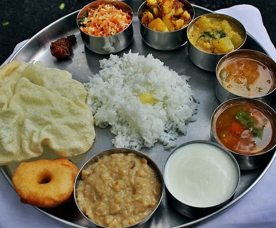 Dél-indiai Thali - Bangalore | Secret World Trip Planner