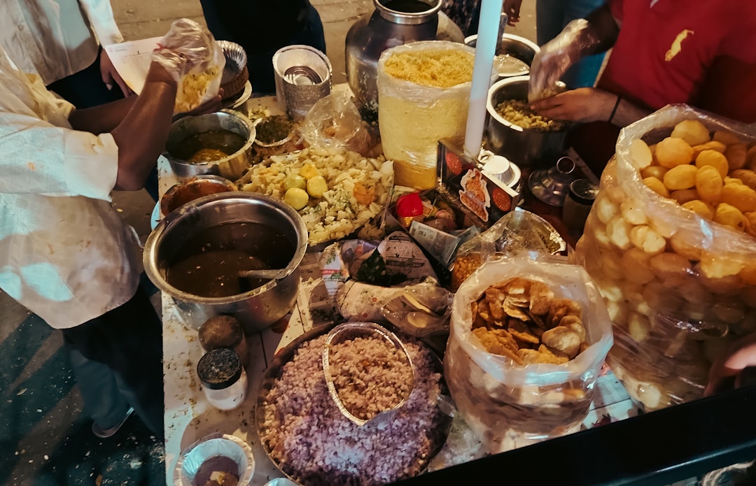 Sev Puri: un cibo da strada più popolare di Mumbai - Mumbai | Secret World Trip Planner