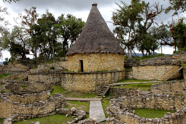 La forteresse de Kuelap ou Cuélap — Carretera a Kuelap