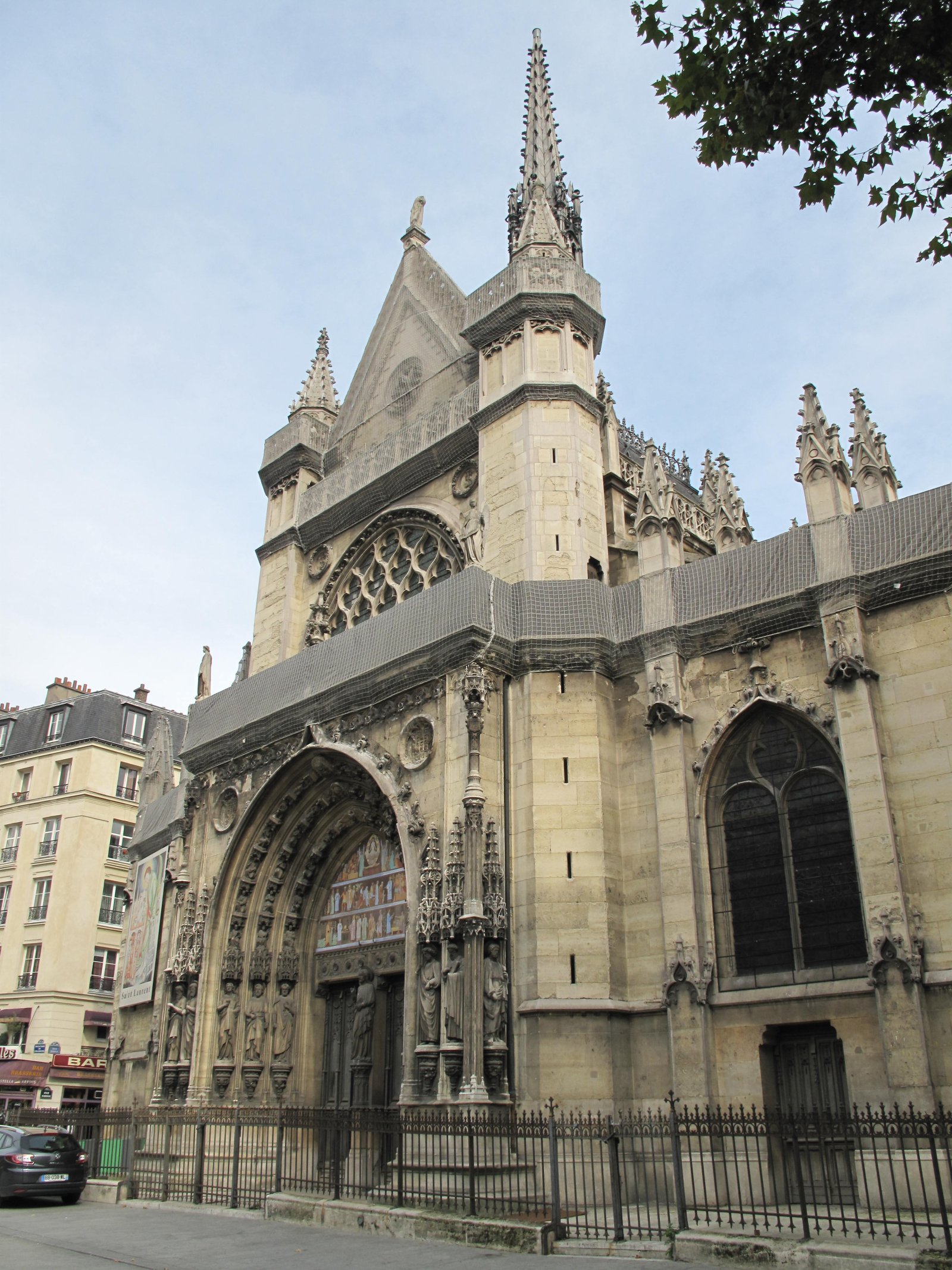 Parijs en de kerk van Saint-Laurent - Paris-10E-Arrondissement | Secret World Trip Planner