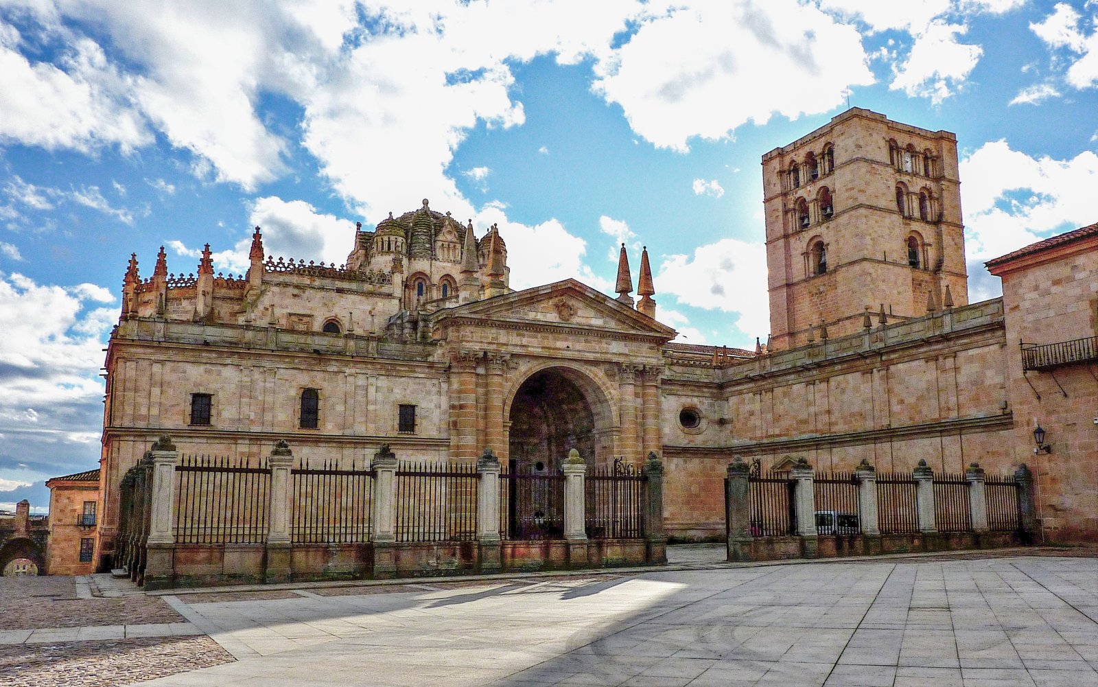 La Cattedrale di Zamora - Zamora | Secret World Trip Planner