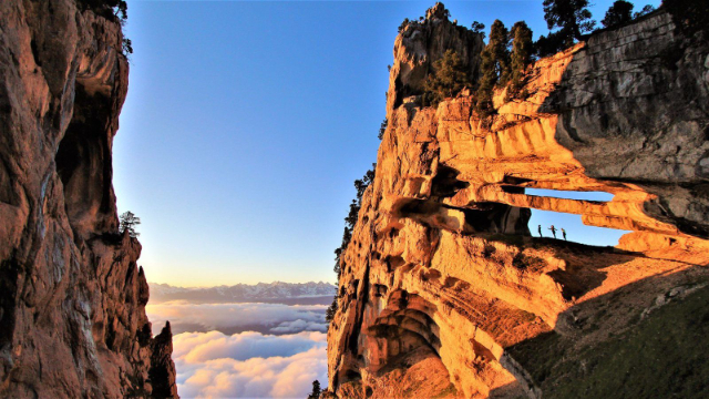 Tour Isabelle Double Arch - Plateau-des-Petites-Roches | Secret World Trip Planner