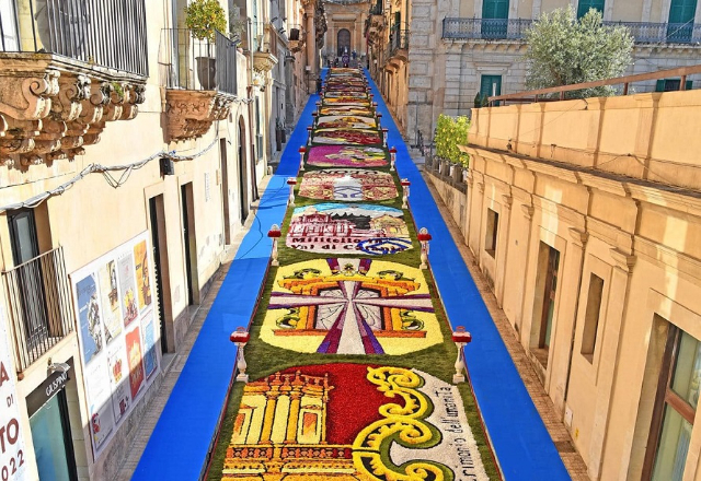 Primavera Barocca o Infiorata di Noto - Noto | Secret World Trip Planner
