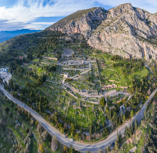 Sito archeologico di Delfi - Delfi | Secret World Trip Planner