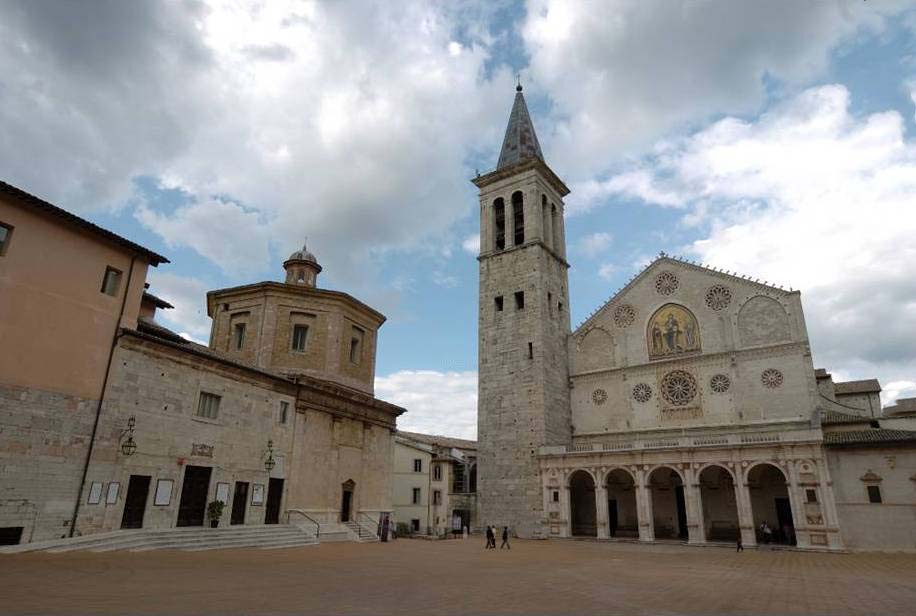 อาสนวิหารซานตา มาเรีย อัสซุนตา - Spoleto | Secret World Trip Planner