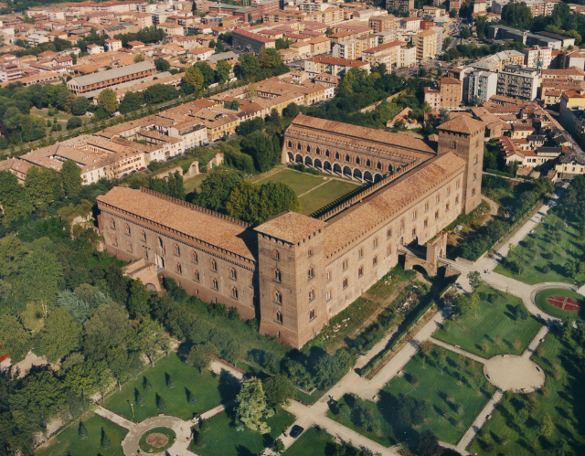 Hrad Visconti - Pavia | Secret World Trip Planner