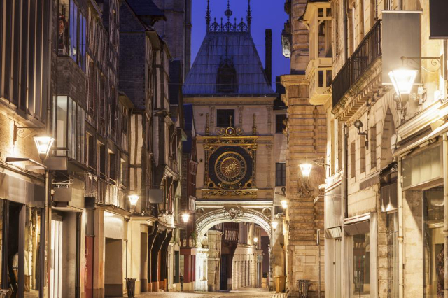 Place du Gros-Horloge - Rouen | Secret World Trip Planner