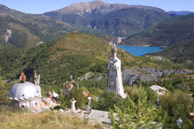 Cité Sainte de Mandarom Shambhasalem - Castellane | Secret World Trip Planner