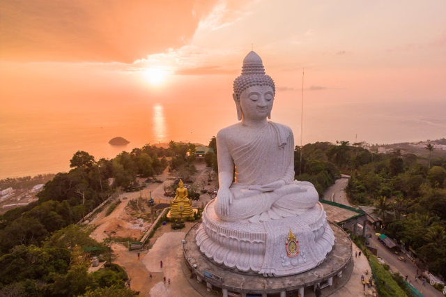 La Statua del Grande Buddha — Karon