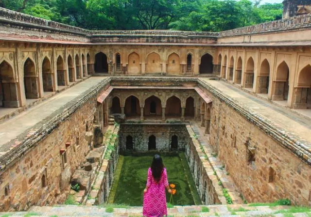 ראג'ון קי באולי - New Delhi | Secret World Trip Planner