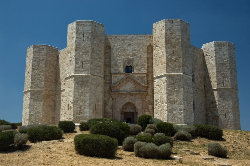 Castelo do Monte - Castel del Monte | Secret World Trip Planner