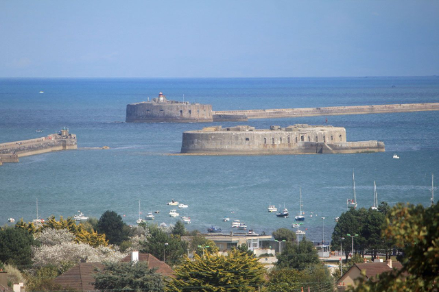 Fort de l'Ile Pelée - Tourlaville | Secret World Trip Planner