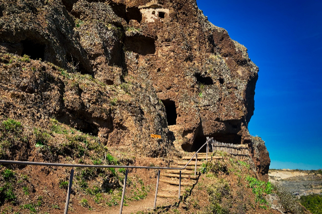 જોનાસ ગુફાઓ, - Saint-Pierre-Colamine | Secret World Trip Planner