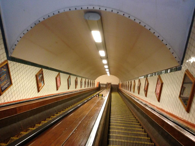 Tunnel di Sant'Anna - Antwerpen | Secret World Trip Planner