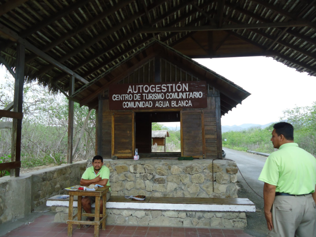 La piccola Comunità di Agua Blanca - Agua Blanca | Secret World Trip Planner