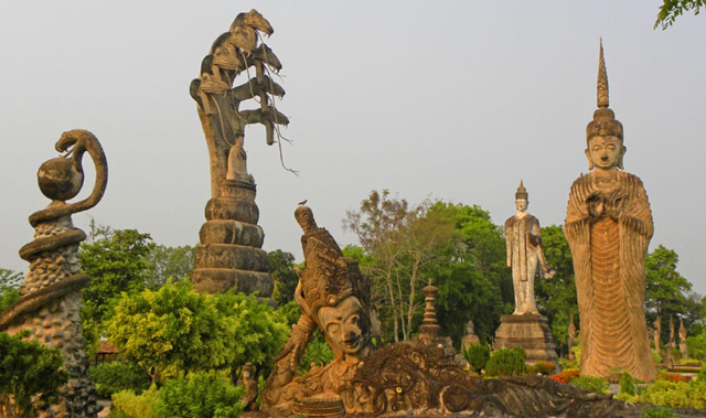 Parco dei Buddha di Sala Keoku - Wat That | Secret World Trip Planner