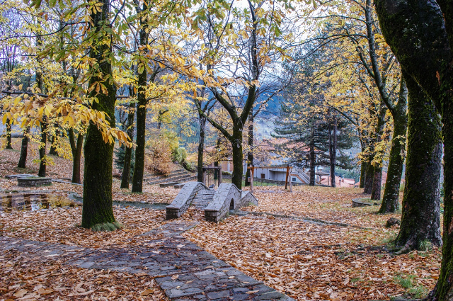 Averoffs trädgårdar - Metsovo | Secret World Trip Planner