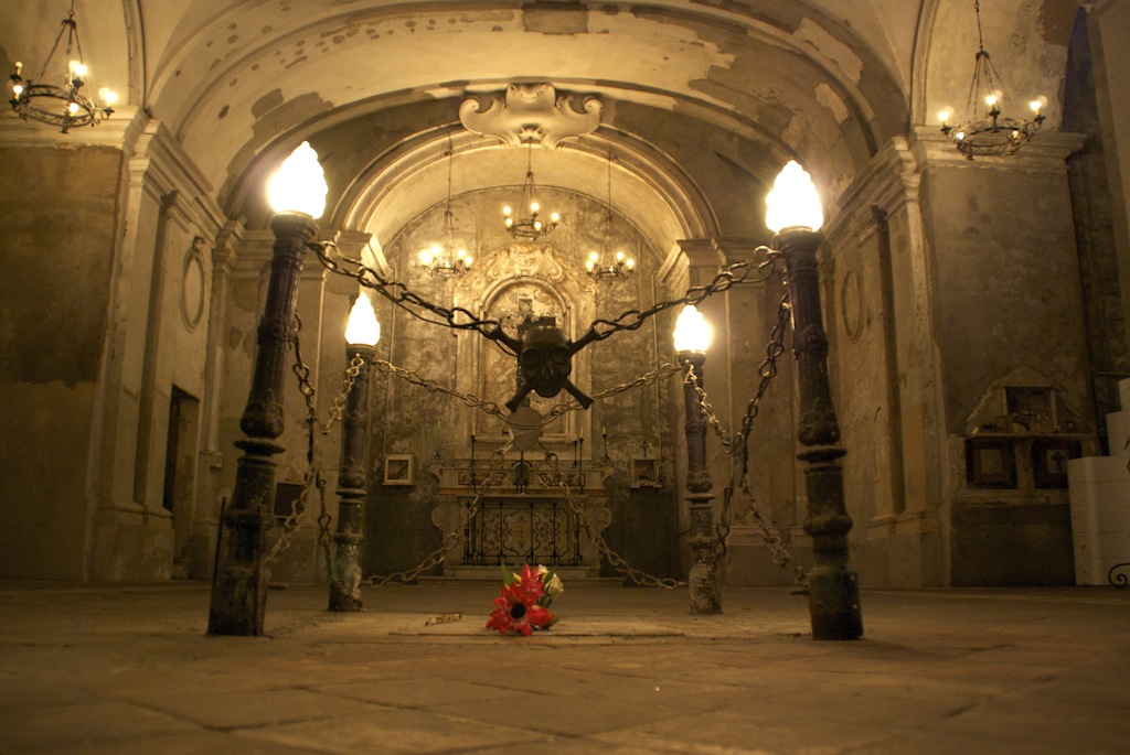 Gereja Santa Maria delle Anime del Purgatorio di Arco - Napoli | Secret World Trip Planner