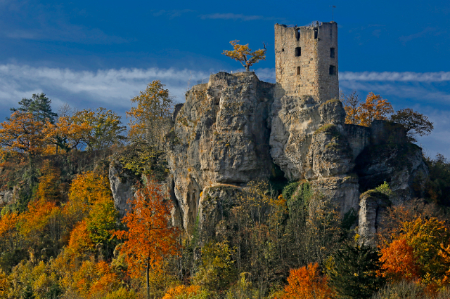 Zřícenina hradu Neideck Wiesenttal - Wiesenttal | Secret World Trip Planner