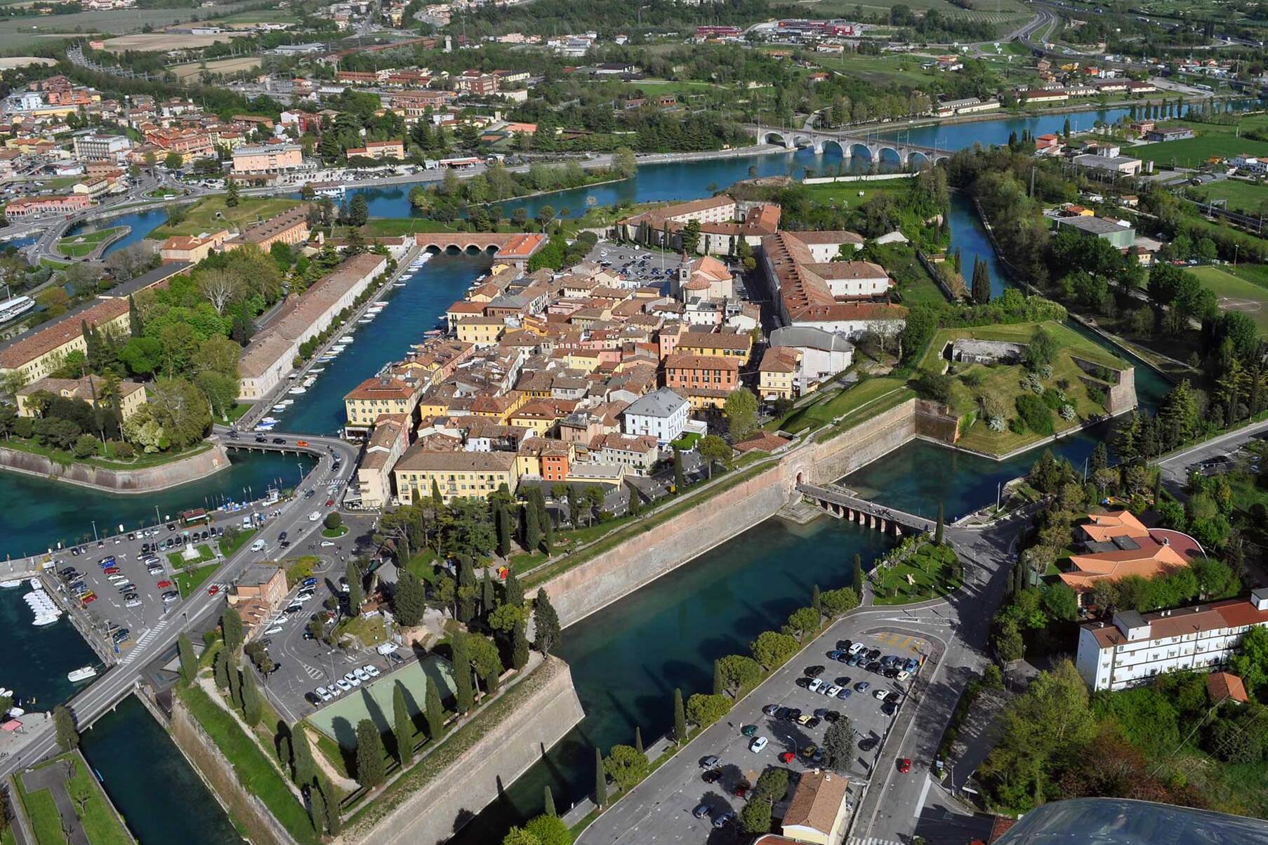 Peschiera del Garda e le sue Mura - Peschiera del Garda | Secret World Trip Planner