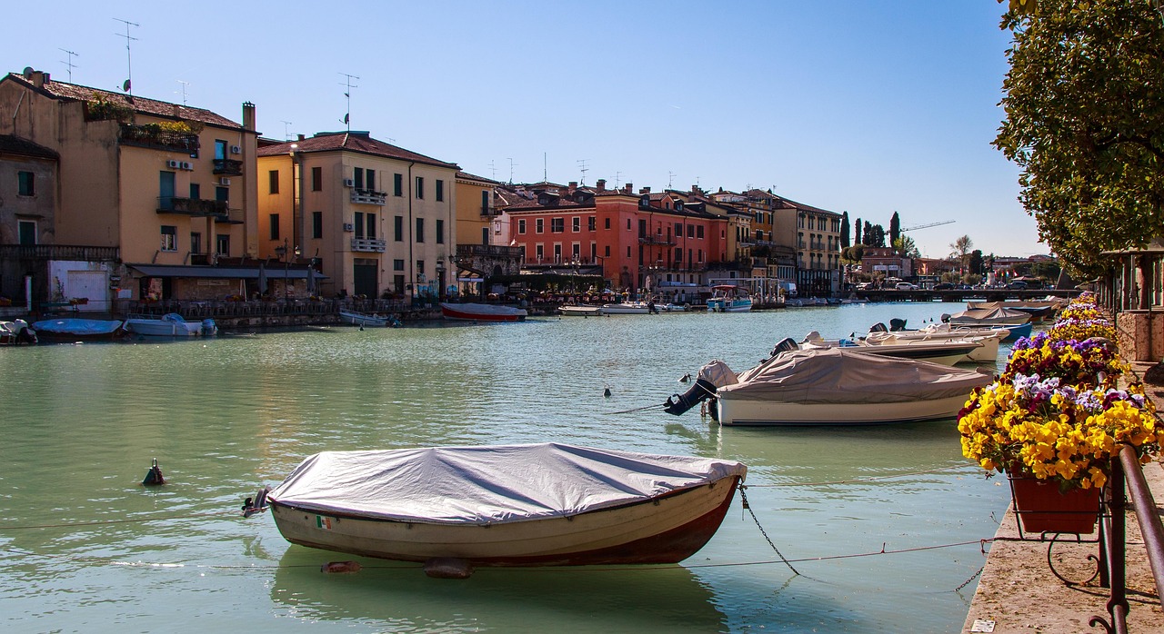 Peschiera del Garda e le sue Mura - Peschiera del Garda | Secret World Trip Planner