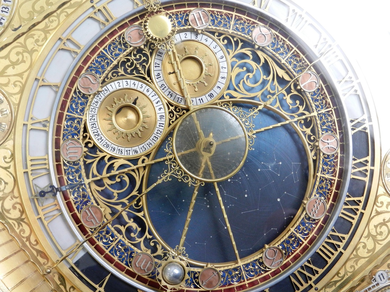 Strasbourg | The Astronomical Clock - Strasburgo | Secret World Trip Planner