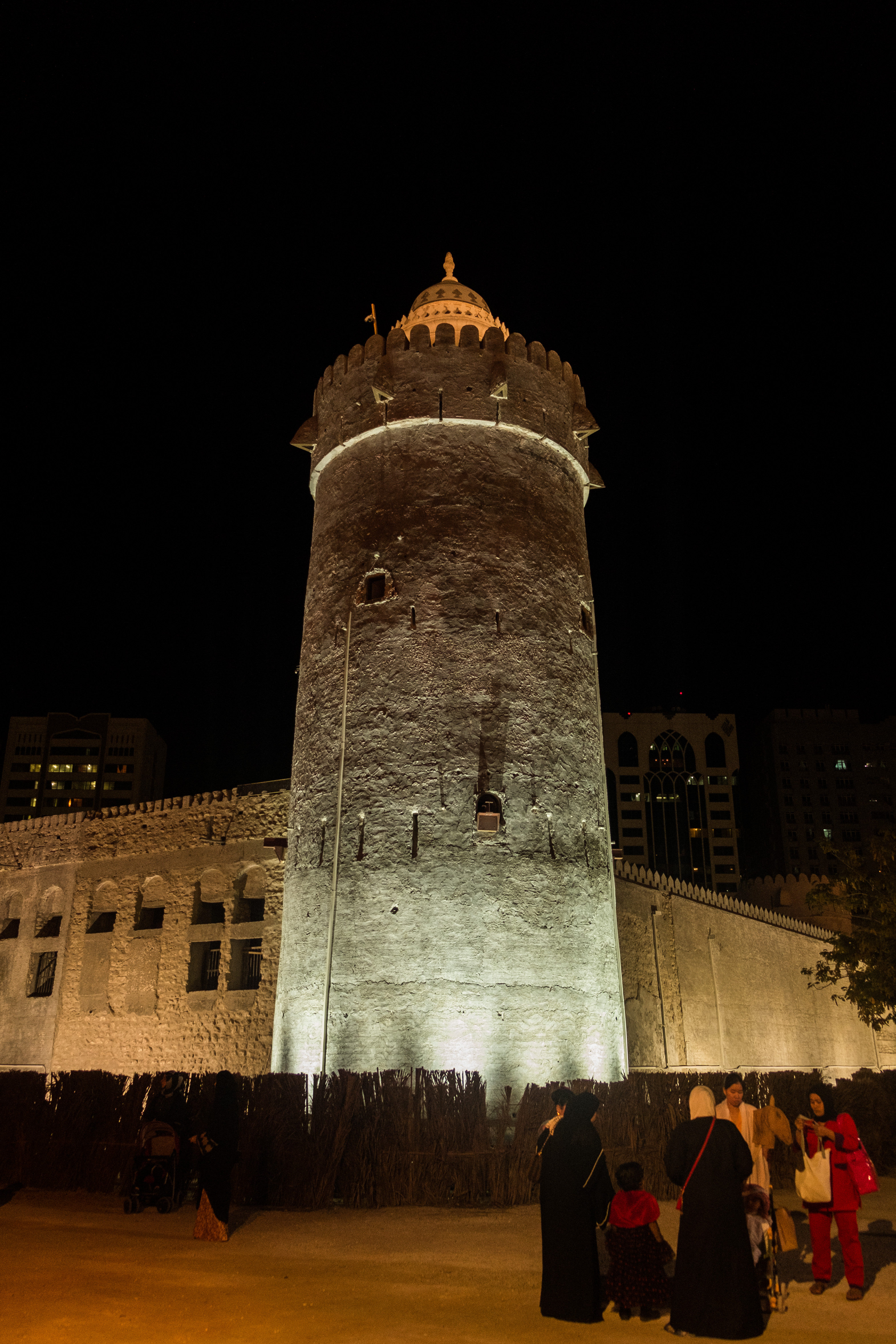 The oldest structure in Abu Dhabi: The White Fort - Abu Dhabi | Secret World Trip Planner