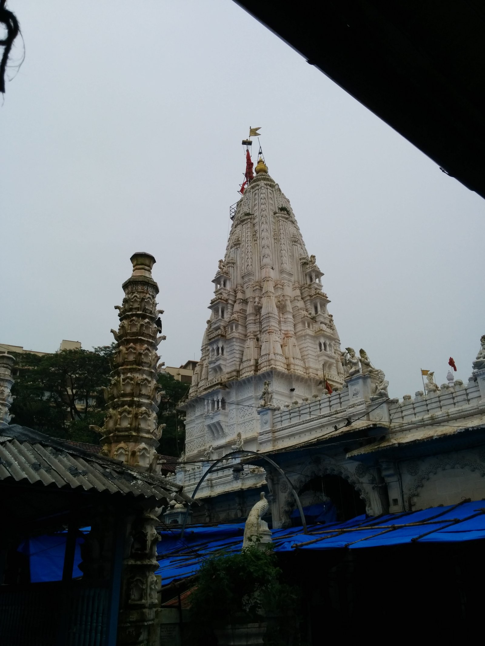 Mumbai: Babulnath Temple, Den äldsta i staden - Mumbai | Secret World Trip Planner
