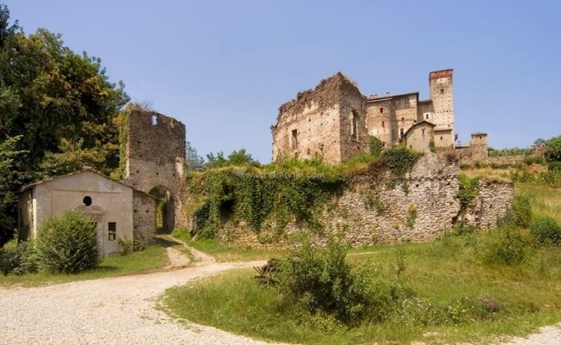 Castello di Bagnolo parkas - 23 | Secret World Trip Planner