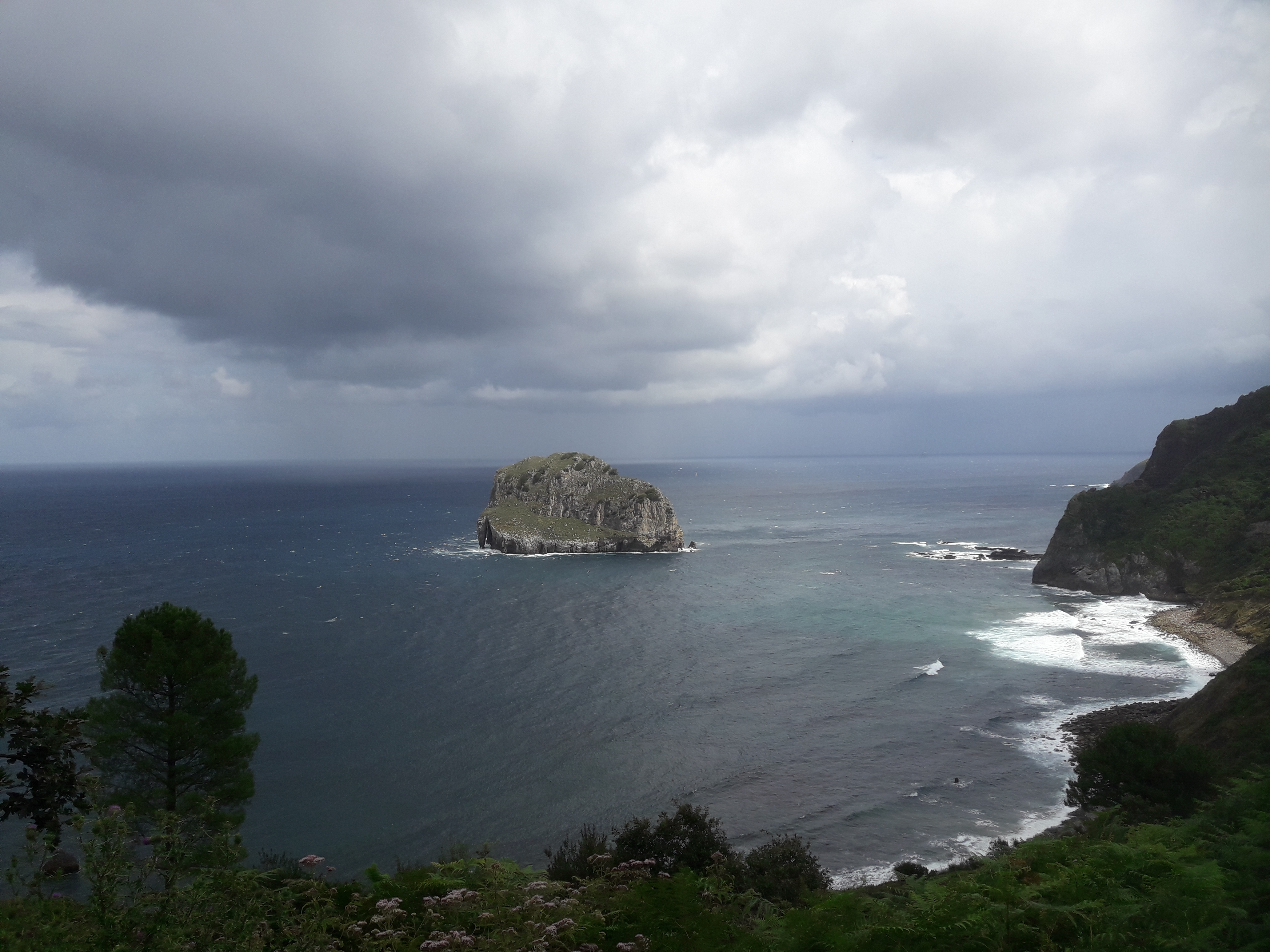 Espainia | Arco de Isla Aketx - Aketx | Secret World Trip Planner