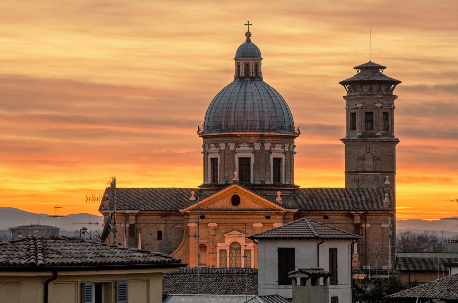 Suso puke Malupit Tatluhan - Reggio Emilia | Secret World Trip Planner