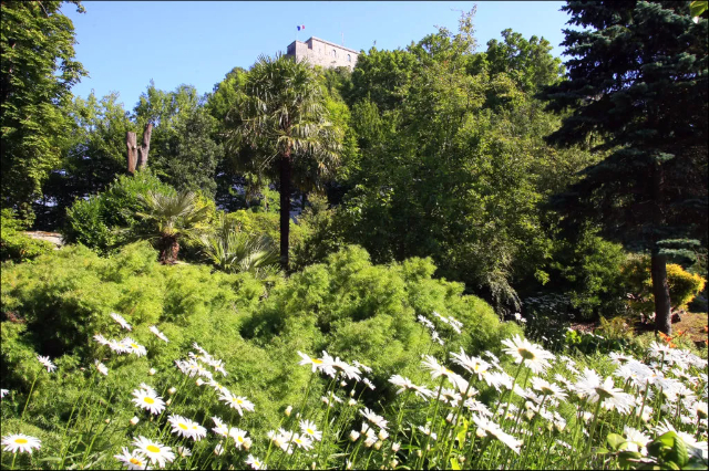 몬테벨로 식물원 - Cherbourg-en-Cotentin | Secret World Trip Planner