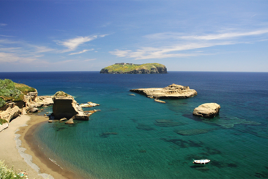 وینٹوٹین جزیرہ - Ventotene | Secret World Trip Planner