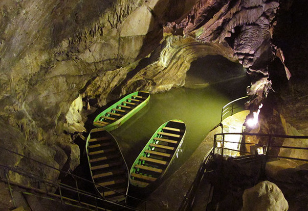 Remouchamps Caves - Longest underground navigation of the world — Aywaille